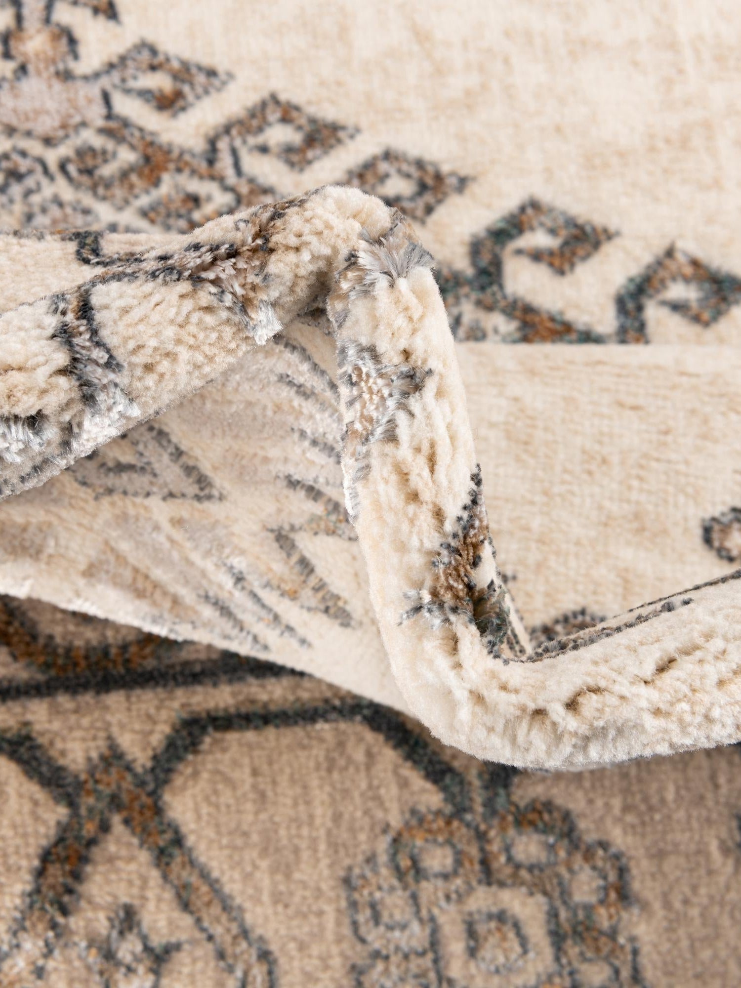 Ivory 7' 10 x 10' Highbury Oval Area Rug 60% Polypropylene & 40% Polyester With Jute Backing Vintage Distressed Traditional Carpet for Sale at Rug Engine