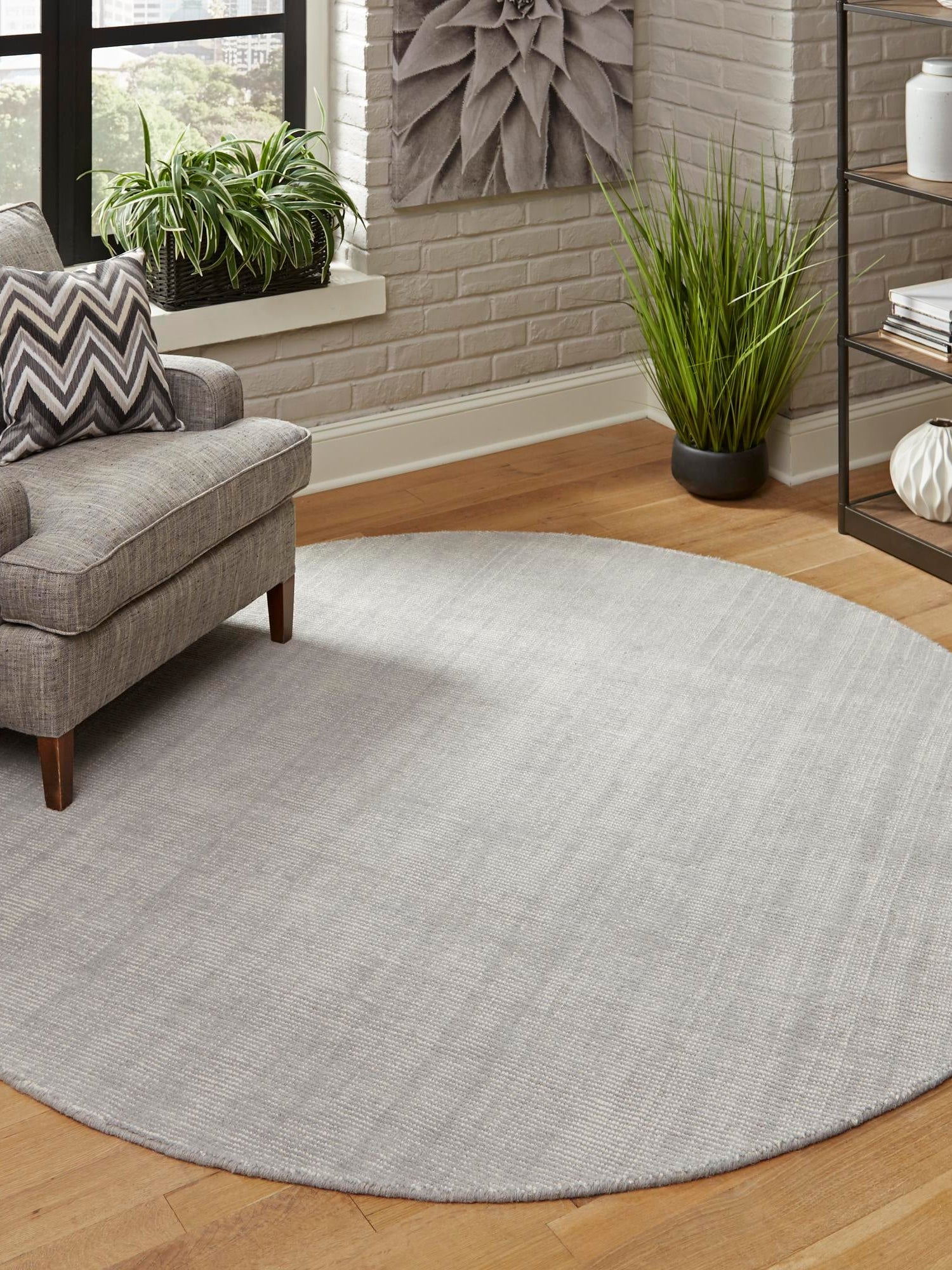 Grey Manor 3' 1 x 3' 1 Jill Zarin English Manor Round Area Rug 100% Premium Natural Wool Handwoven Carpet for Living Rooms, Office Space, Bedrooms, Dorms for Sale at Rug Engine
