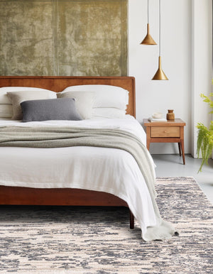 Gray 7' x 7' Oasis Square Rug