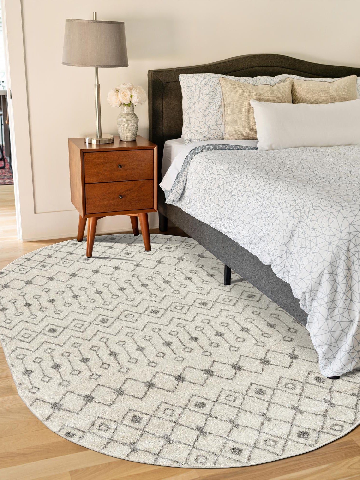 Ivory and Gray 4' 1 x 6' 1 Tribal Trellis Oval Area Rug Geometric Southwestern Inspired Durable Carpet for Home Interior Design for Sale at Rug Engine
