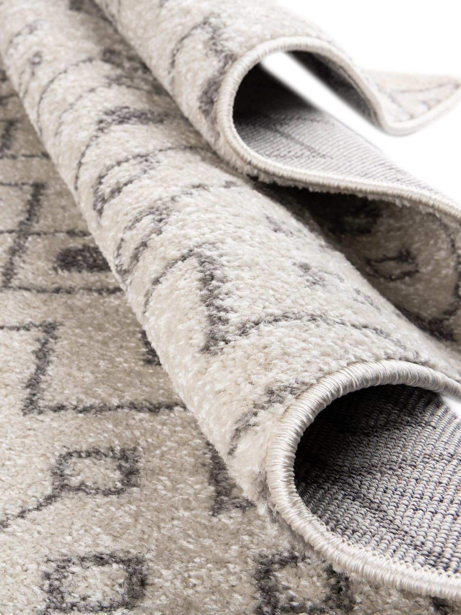 Ivory and Gray 4' 1 x 6' 1 Tribal Trellis Oval Area Rug Geometric Southwestern Inspired Durable Carpet for Home Interior Design for Sale at Rug Engine