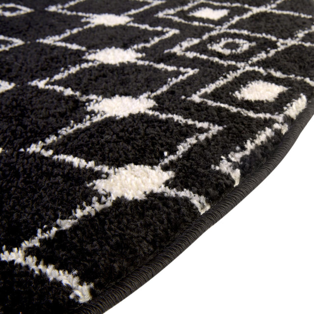 Black and White 5' 3 x 8' Tribal Trellis Oval Area Rug Geometric Southwestern Inspired Durable Carpet for Home Interior Design for Sale at Rug Engine