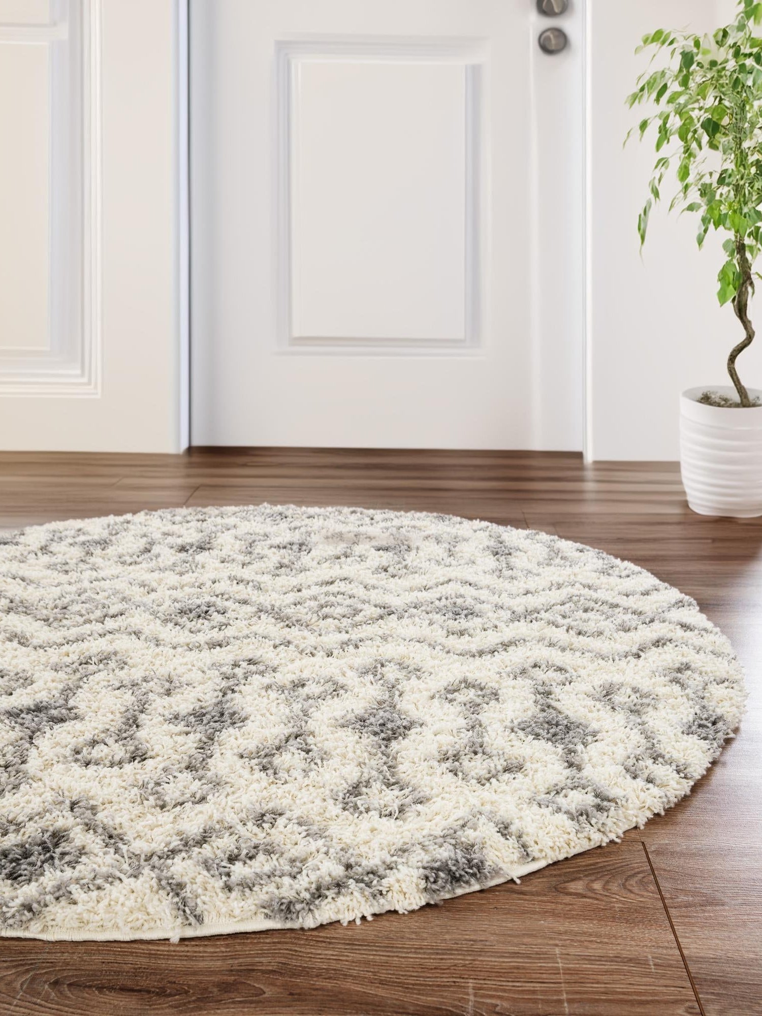 Ivory 7' 10 x 7' 10 Moroccan Trellis Shag Round Area Rug Thick Soft Touch Fluffy & Plush Shaggy Pile 100% Polypropylene Geometric Traditional Carpet for Sale at Rug Engine