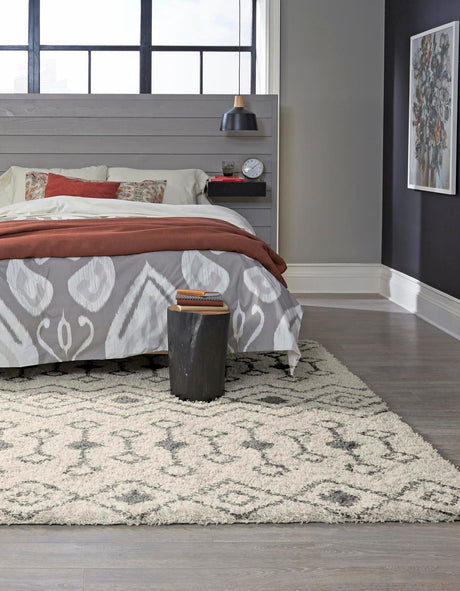 Ivory 4' x 4' Moroccan Trellis Shag Square Rug