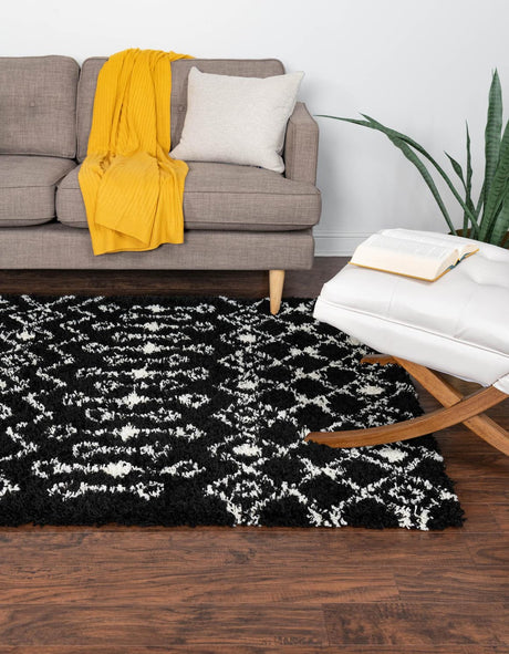 Black and White 8' x 10' Moroccan Trellis Shag Rectangle Rug