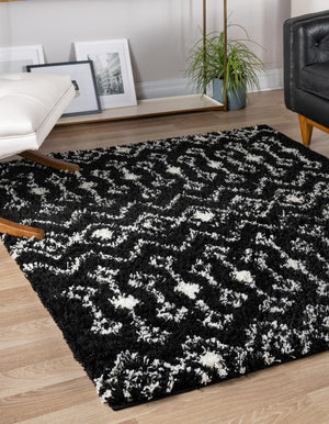 Black and White 8' x 8' Moroccan Trellis Shag Square Rug