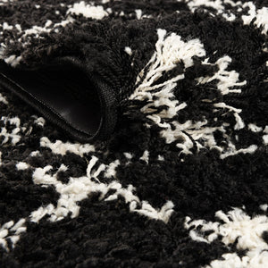 Black and White 8' x 8' Moroccan Trellis Shag Square Rug