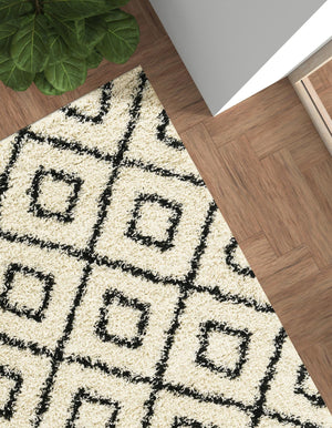White and Black 5' 3 x 8' Trellis Shag Rectangle Area Rug Thick Soft Touch Fluffy & Plush Shaggy Pile