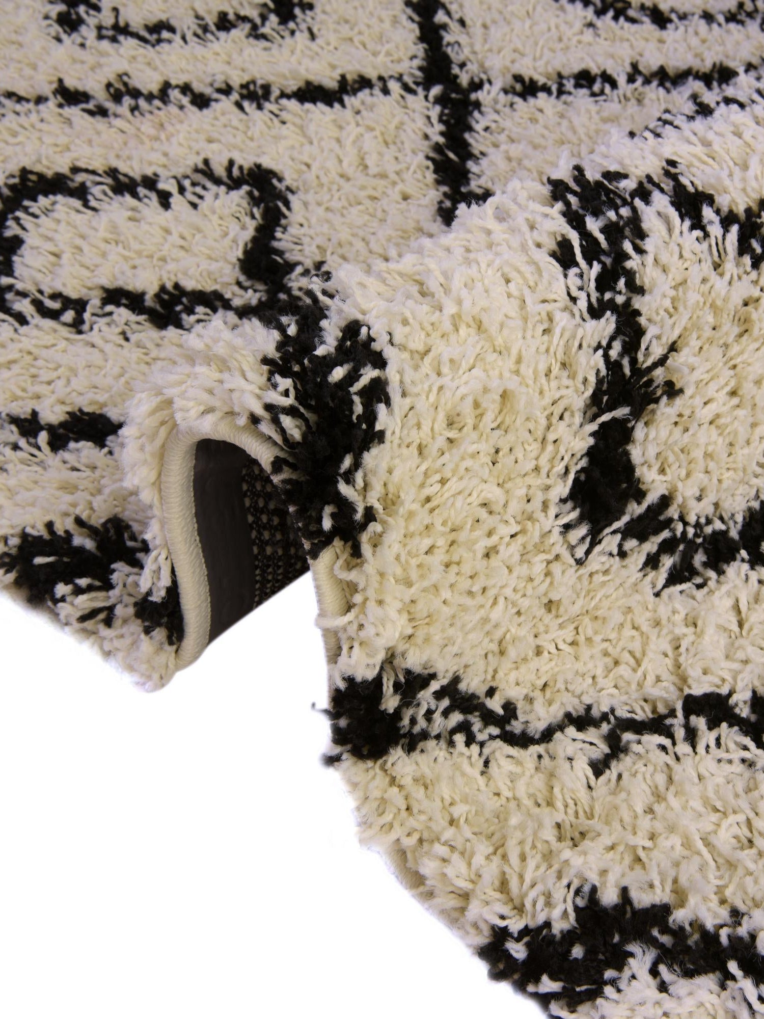 White and Black 7' 10 x 7' 10 Trellis Shag Round Area Rug Thick Soft Touch Fluffy & Plush Shaggy Pile Geometric Modern Unique Carpet for Home Interior Design for Sale at Rug Engine