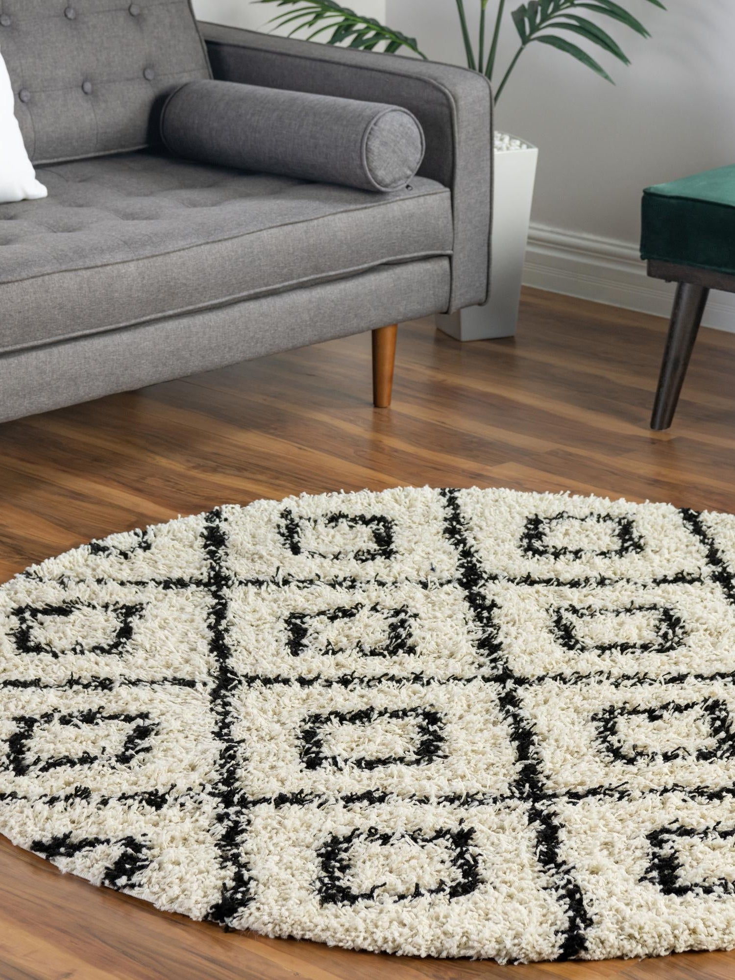 White and Black 7' 10 x 7' 10 Trellis Shag Round Area Rug Thick Soft Touch Fluffy & Plush Shaggy Pile Geometric Modern Unique Carpet for Home Interior Design for Sale at Rug Engine