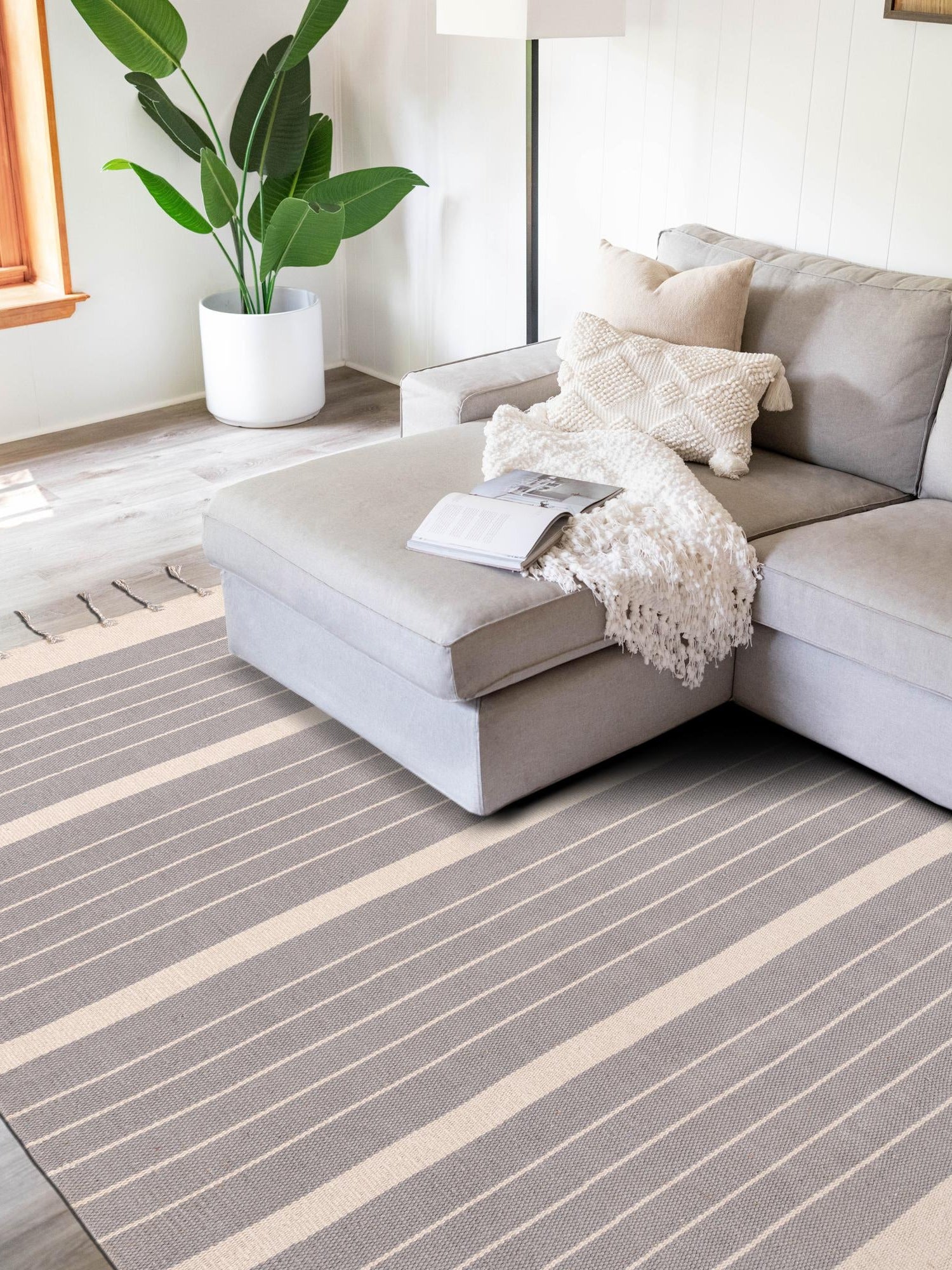 Gray and White 6' 1 x 9' Chindi Cotton Rectangle Area Rug Interior Design Home Decor Carpet Mat for Sale at Rug Engine