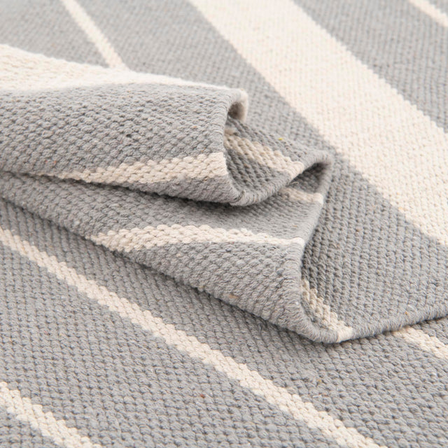 Gray and White 6' 1 x 9' Chindi Cotton Rectangle Rug