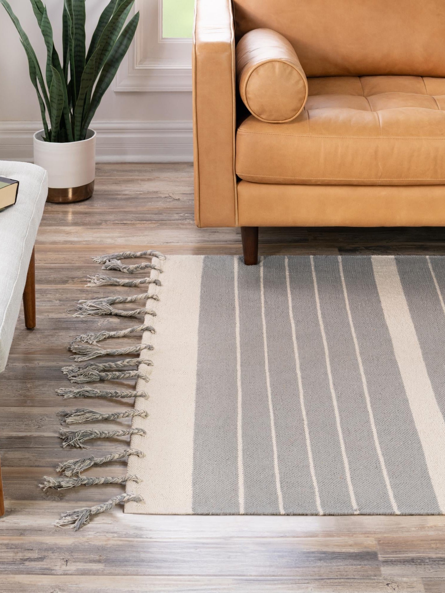 Gray and White 6' 1 x 9' Chindi Cotton Rectangle Area Rug Interior Design Home Decor Carpet Mat for Sale at Rug Engine