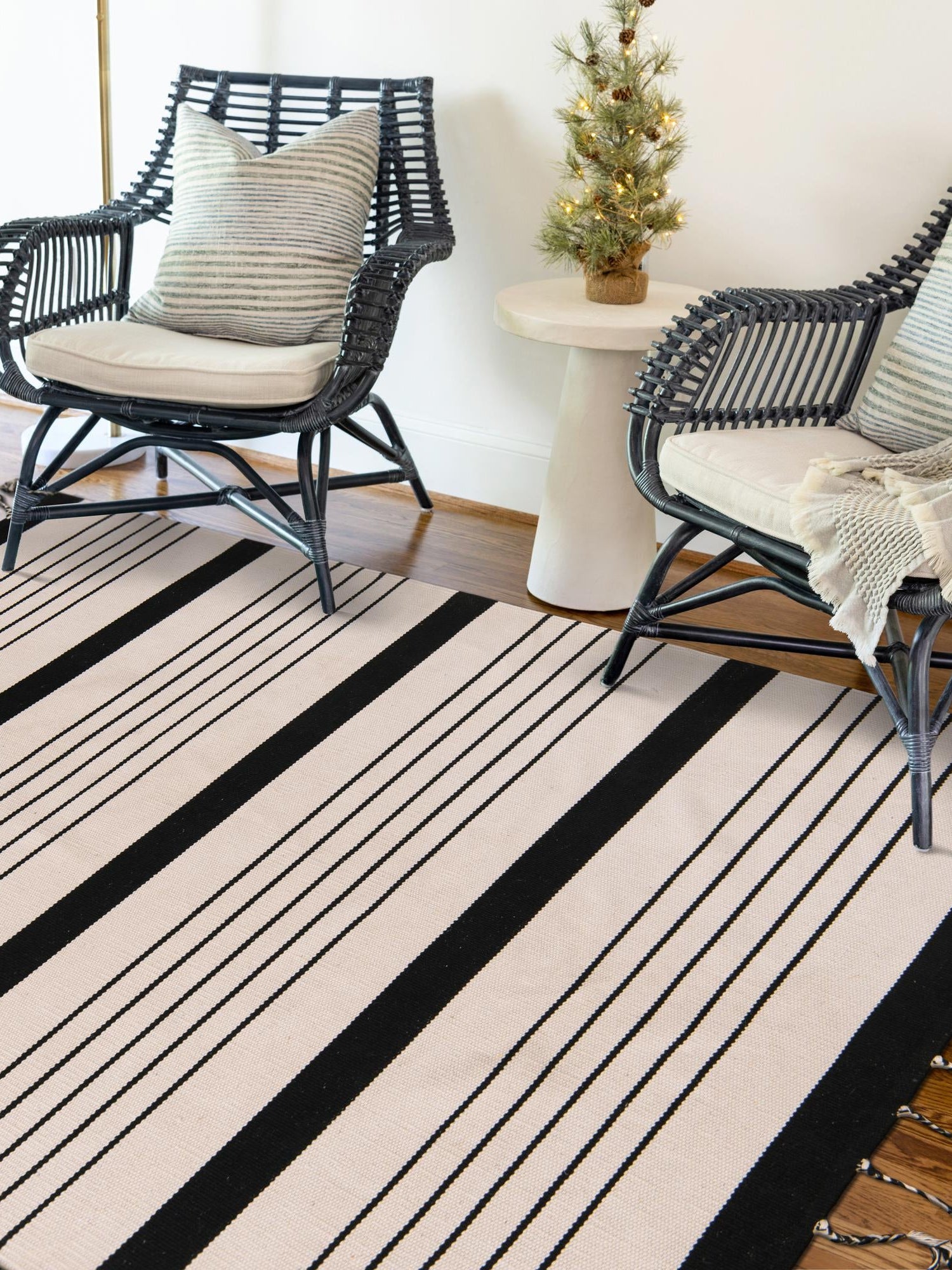 Black and White 4' 1 x 6' 1 Chindi Cotton Rectangle Area Rug Interior Design Home Decor Carpet Mat for Sale at Rug Engine
