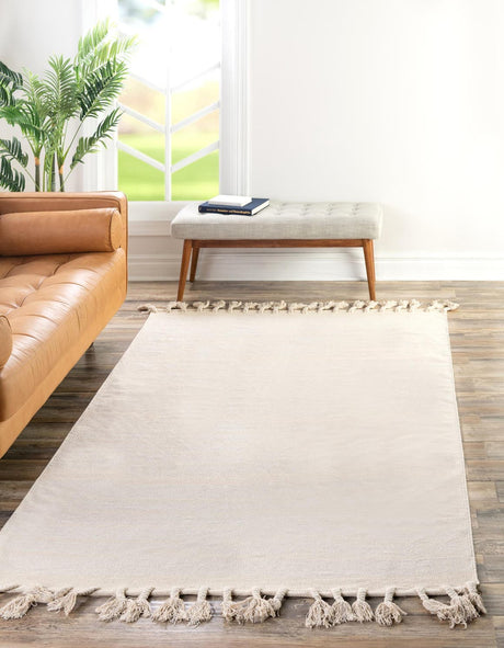 Beige and White 5' 1 x 8' Chindi Cotton Rectangle Rug
