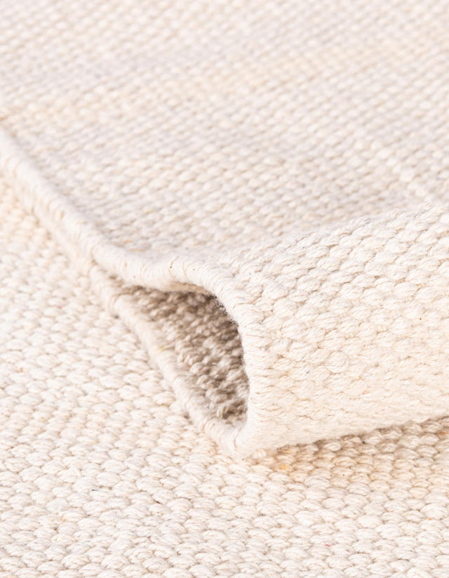 Beige and White 5' 1 x 8' Chindi Cotton Rectangle Rug