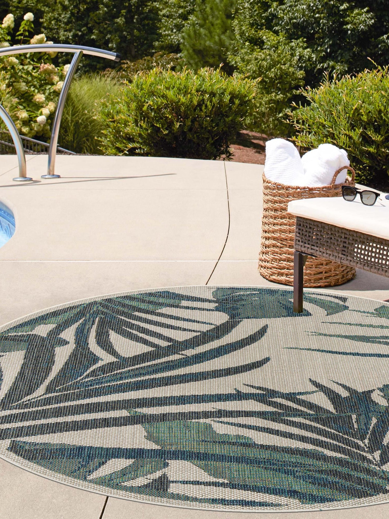 Ivory 3' 3 x 3' 3 Baja Outdoor Round Area Rug Weather Resistant for Patio, Deck, Terrace, Balcony, Porch 100% Polypropylene Modern Outside Decor for Sale at Rug Engine