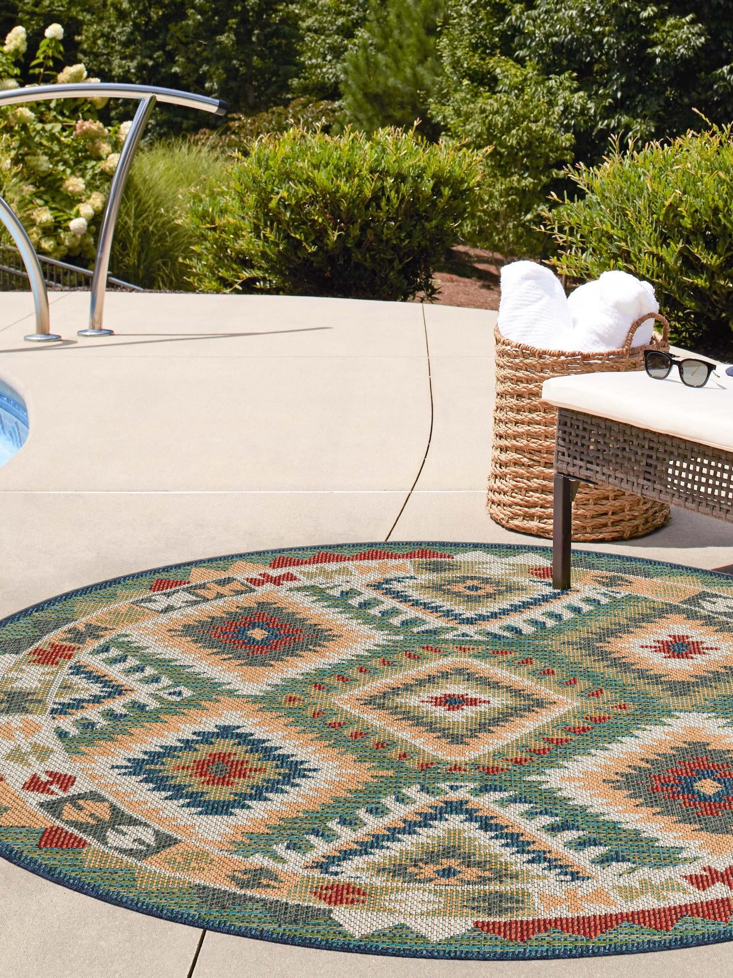 Green 5' 3 x 5' 3 Baja Outdoor Round Area Rug Weather Resistant for Patio, Deck, Terrace, Balcony, Porch 100% Polypropylene Modern Outside Decor for Sale at Rug Engine
