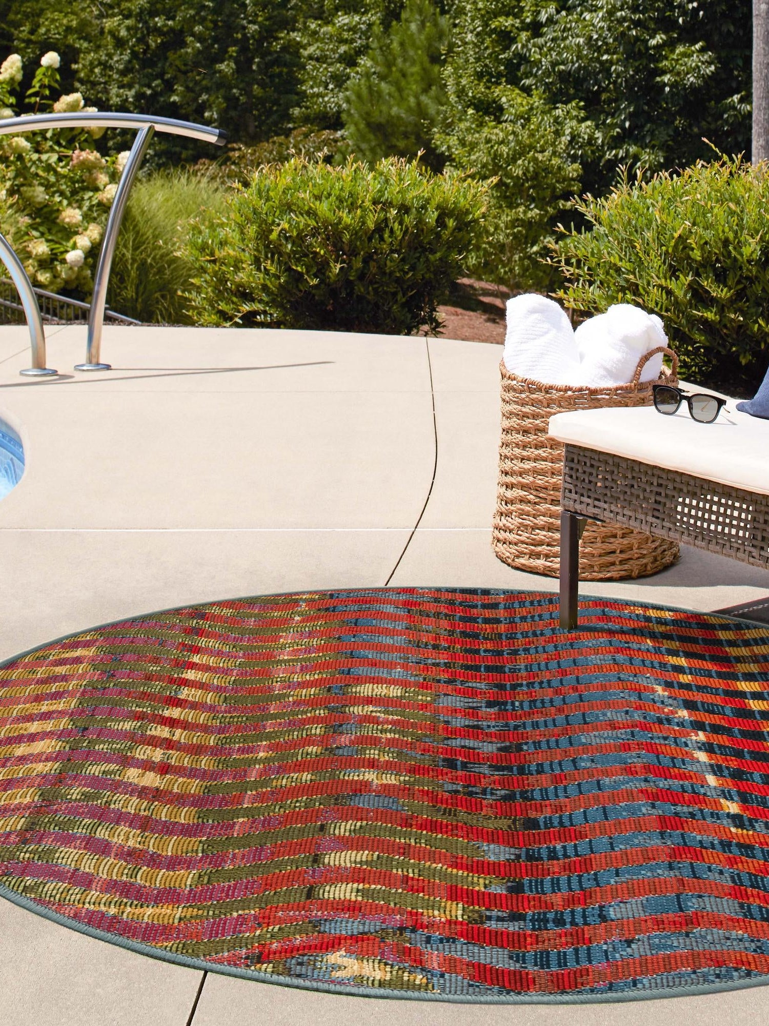 Multicolor 2' 7 x 2' 7 Outdoor Modern Round Area Rug Weather Resistant for Patio, Deck, Terrace, Balcony, Porch 100% Polypropylene Modern Outside Carpet for Sale at Rug Engine