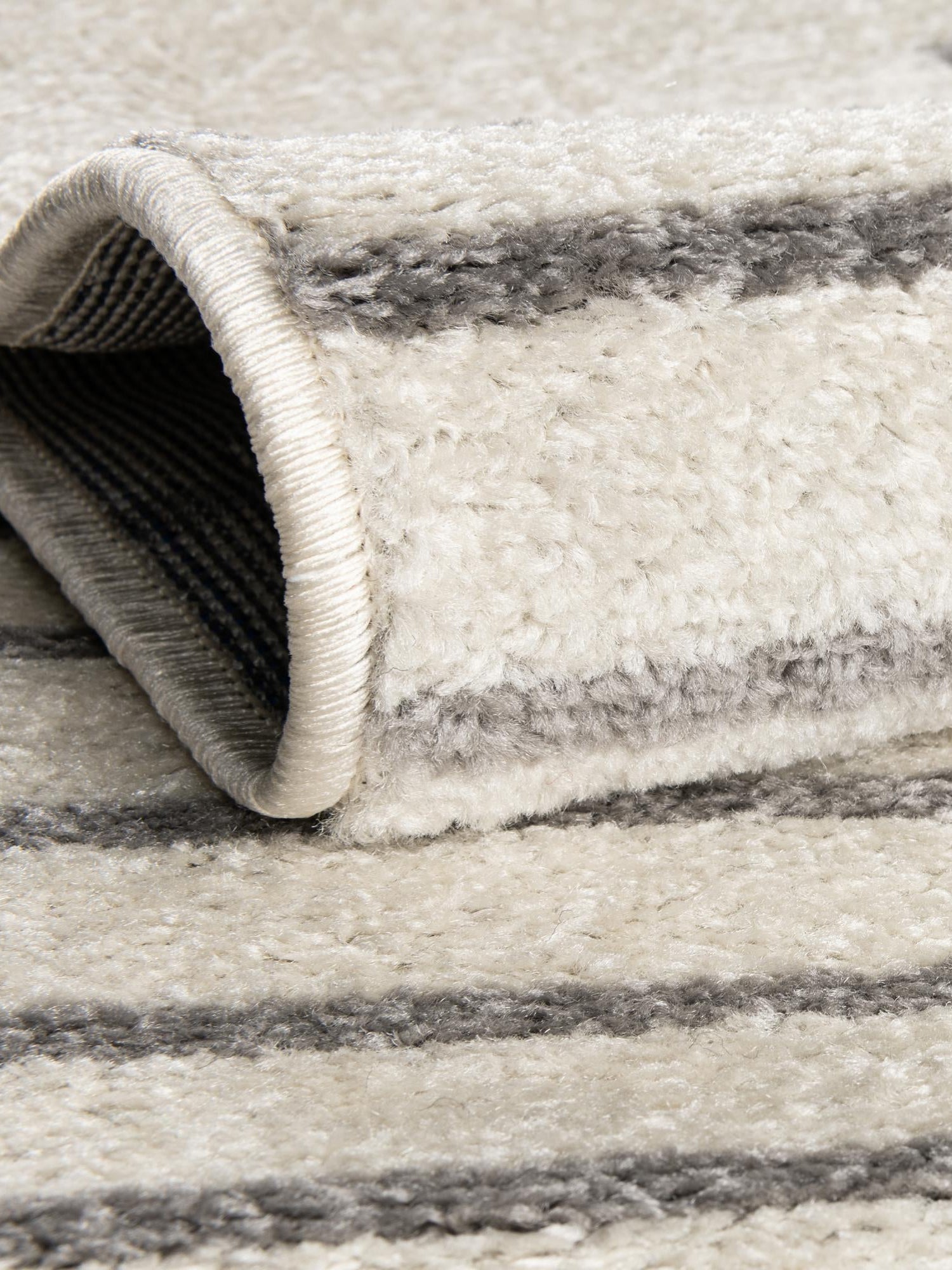 Ivory and Gray 4' 1 x 4' 1 Kai Round Area Rug Easy Clean 100% Polypropylene With Cotton Backing Modern Geometric Carpet for Living, Dining, Office, Bedroom for Sale at Rug Engine
