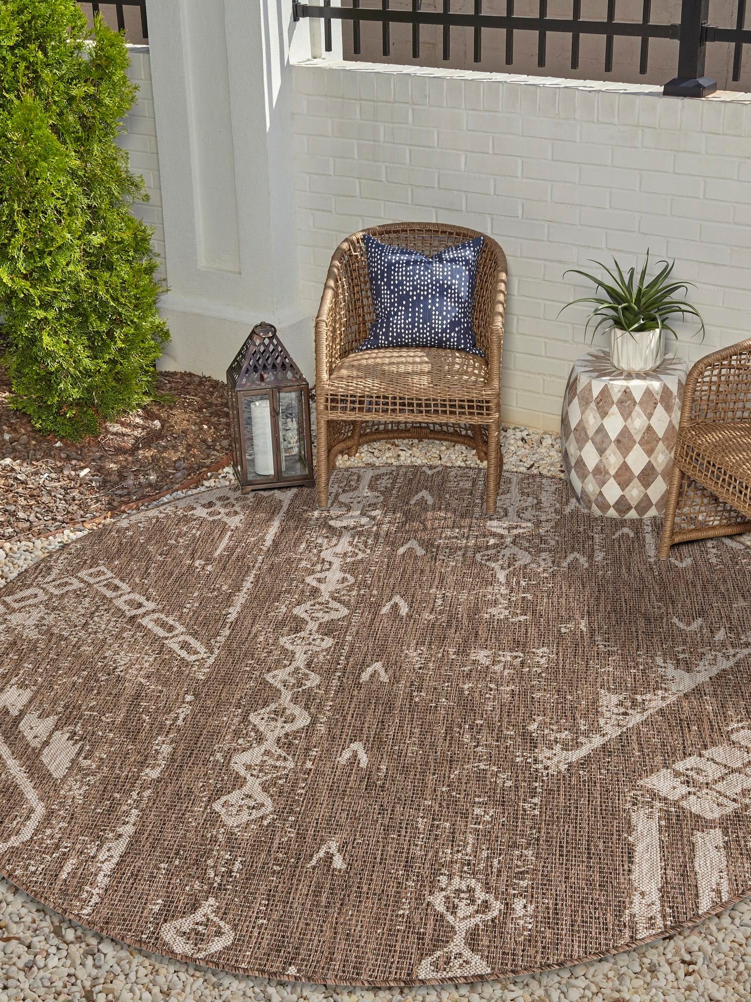 Brown 7' 10 x 7' 10 Outdoor Bohemian Round Area Rug Weather Resistant for Patio, Deck, Terrace, Balcony, Porch 100% Polypropylene Boho Carpet Mat for Sale at Rug Engine