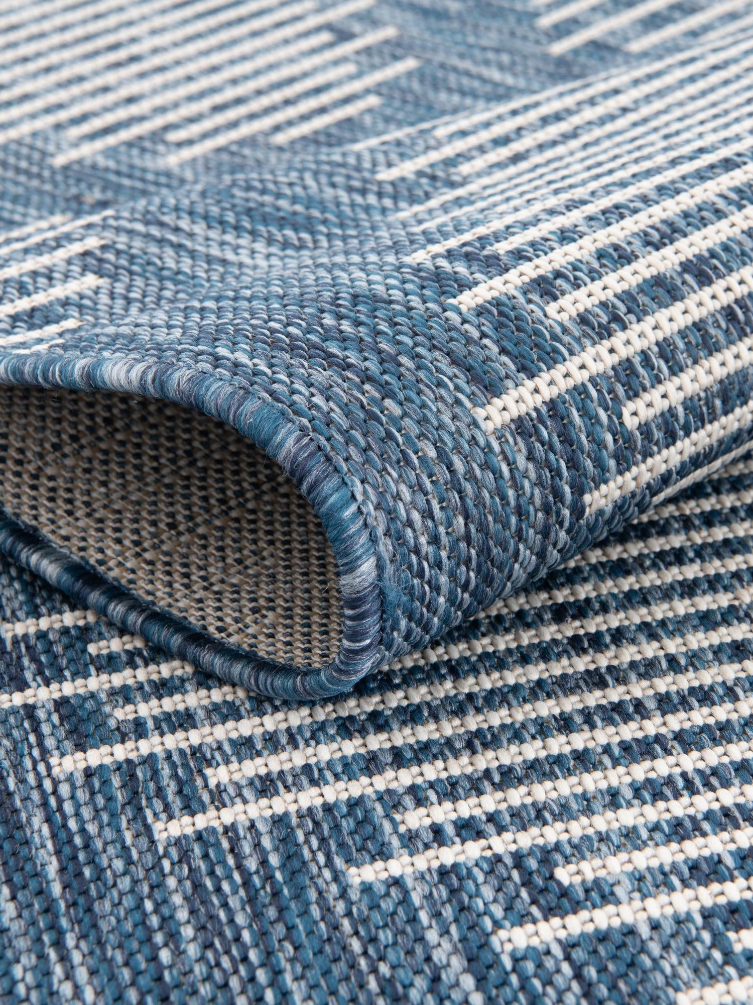 Blue 4' 1 x 4' 1 Outdoor Modern Round Area Rug Weather Resistant for Patio, Deck, Terrace, Balcony, Porch 100% Polypropylene Modern Outside Carpet for Sale at Rug Engine