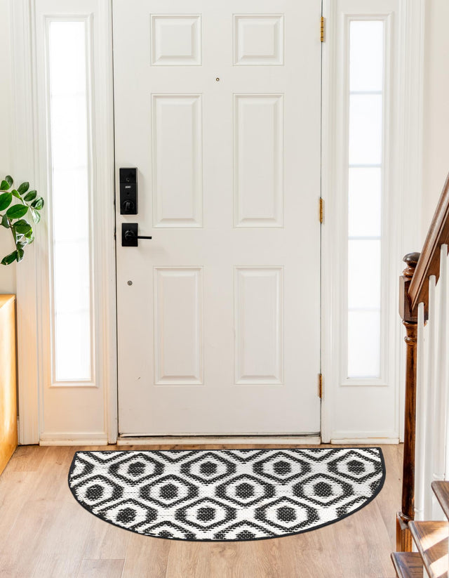 Black and White 2' 2 x 4' Chindi Jute Semicircle Hearth Rug
