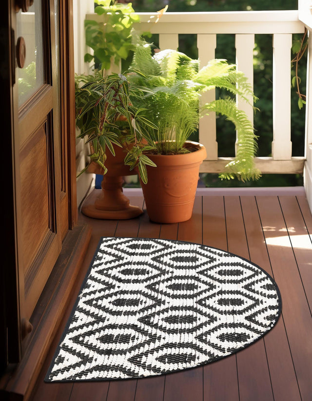 Black and White 2' 2 x 4' Chindi Jute Semicircle Hearth Rug