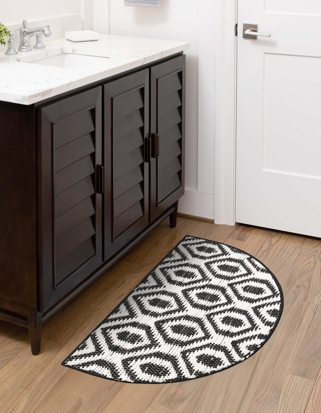 Black and White 2' 2 x 4' Chindi Jute Semicircle Hearth Rug