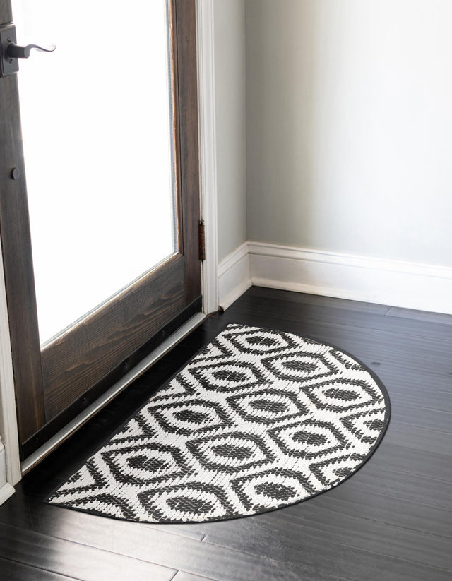 Black and White 2' 2 x 4' Chindi Jute Semicircle Hearth Rug