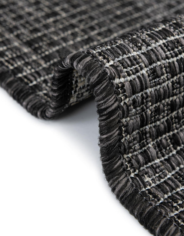 Black 3' 1 x 3' 1 Outdoor Solid Round Rug