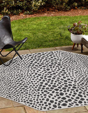 Black 4' 1 x 4' 1 Jill Zarin Outdoor Octagon Area Rug Weather Resistant for Patio, Deck, Terrace, Balcony, Porch Durable 100% Polypropylene Carpet for Outside for Sale at Rug Engine
