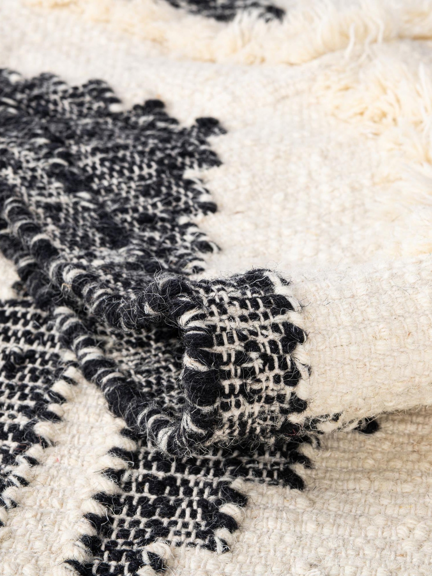 Black and White 2' 7 x 10' Mesa Runner Area Rug 100% Wool Geometric All Natural Carpet for Living, Dining, Office, Bedrooms, Dorms, Kitchens for Sale at Rug Engine