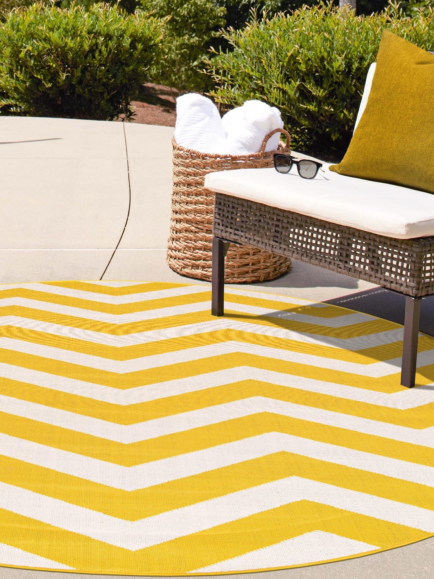 Yellow 4' 1 x 4' 1 Outdoor Coastal Round Area Rug Weather Resistant for Patio, Deck, Terrace, Balcony, Porch 100% Polypropylene Coastal Decor Carpet for Sale at Rug Engine