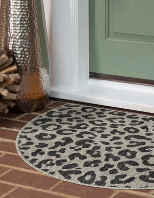 Light Gray 3' 1 x 6' 1 Outdoor Safari Semicircle Hearth Rug