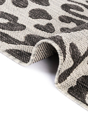 Light Gray 2' 2 x 4' Outdoor Safari Semicircle Hearth Rug