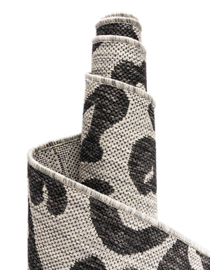 Light Gray 2' 2 x 4' Outdoor Safari Semicircle Hearth Rug