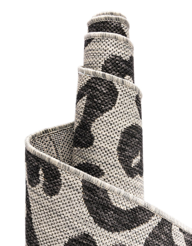 Light Gray 2' 2 x 4' Outdoor Safari Semicircle Hearth Rug