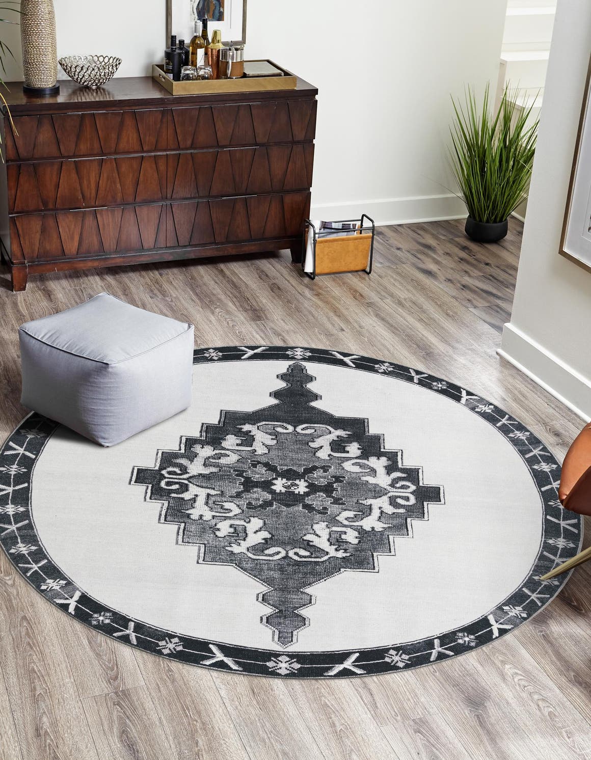 Washable Black and White 7' 6 x 7' 6 Timeless Round Area Rug Easy to Clean Stain Resistant & Durable Traditional Classic Vintage Design Carpet for Sale at Rug Engine