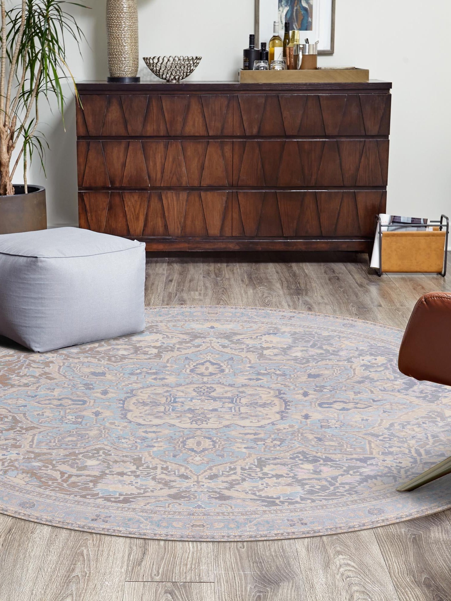 Washable Cream 7' 6 x 7' 6 Timeless Round Area Rug Easy to Clean Stain Resistant & Durable Traditional Classic Vintage Design Carpet for Sale at Rug Engine