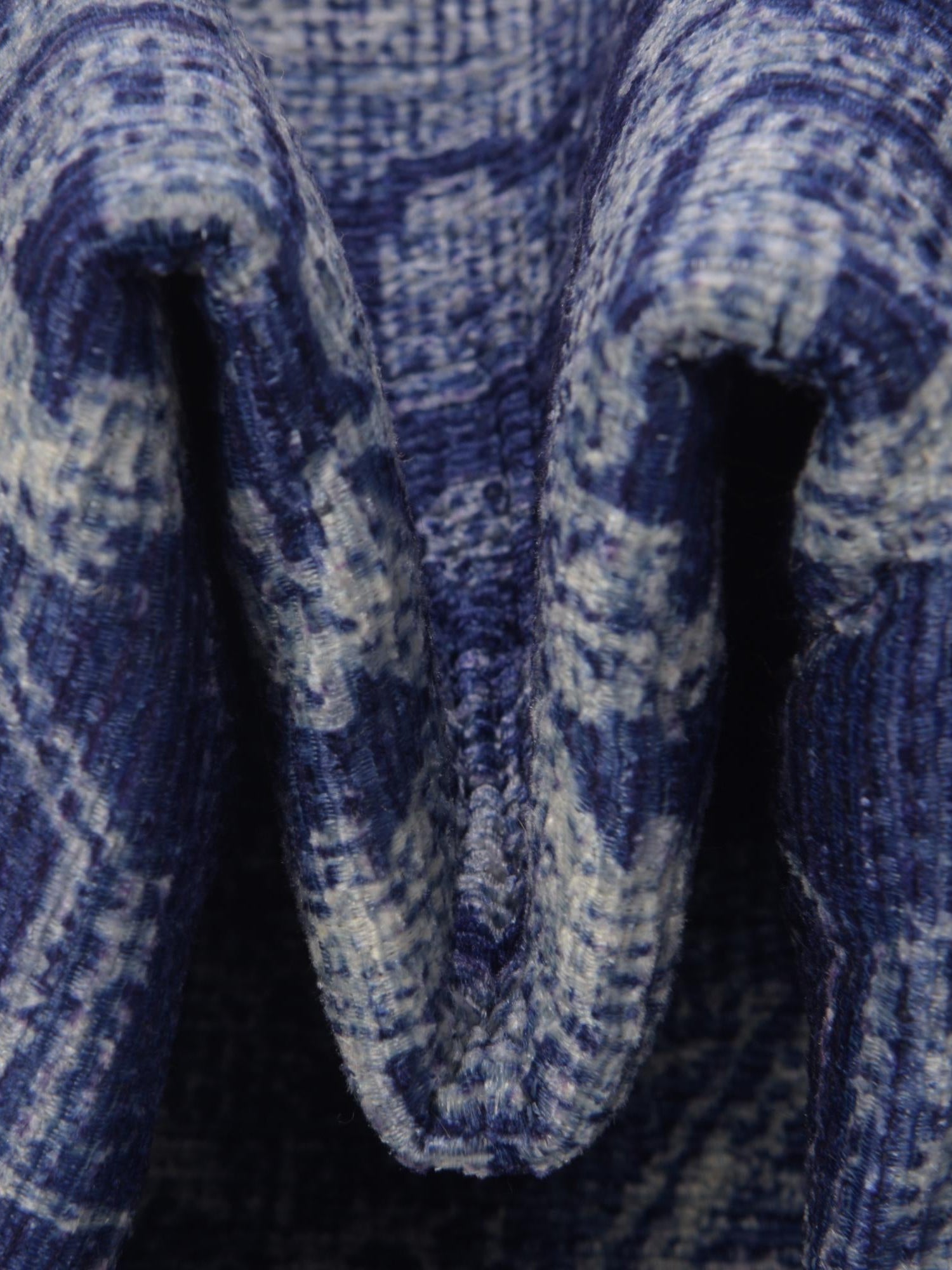 Washable Navy Blue 7' 6 x 7' 6 Timeless Round Area Rug Easy to Clean Stain Resistant & Durable