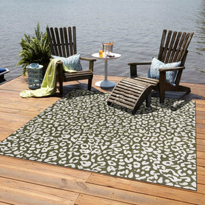 Green 13' x 13' Outdoor Safari Square Rug