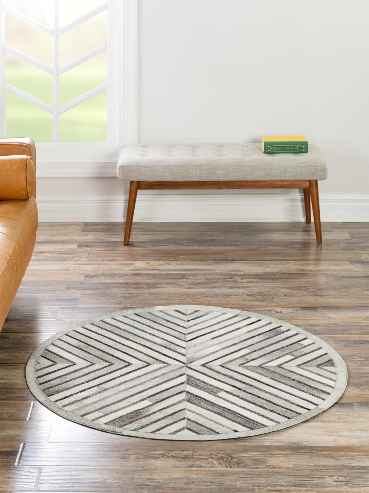 Authentic Luxury Gray Ivory 4' 1 x 4' 1 Cowhide Leather Round Area Rug Modern Interior Design 100% Real Natural Cowhide Carpet for Designer Home Decor for Sale at Rug Engine