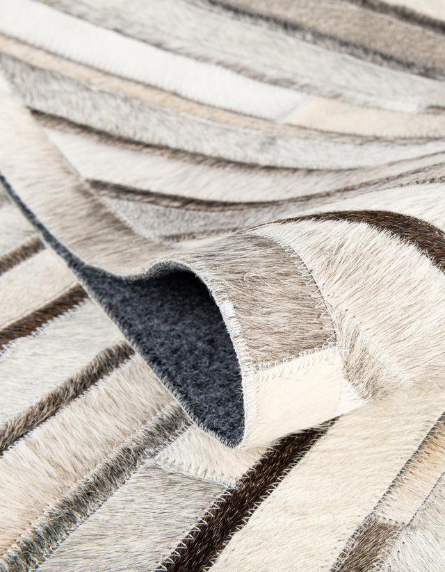 Gray Ivory 4' 1 x 4' 1 Cowhide Leather Round Rug