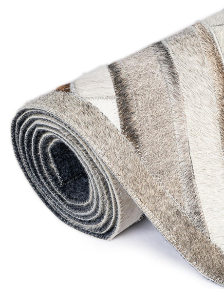 Authentic Luxury Gray Ivory 4' 1 x 4' 1 Cowhide Leather Round Area Rug Modern Interior Design 100% Real Natural Cowhide Carpet for Designer Home Decor for Sale at Rug Engine