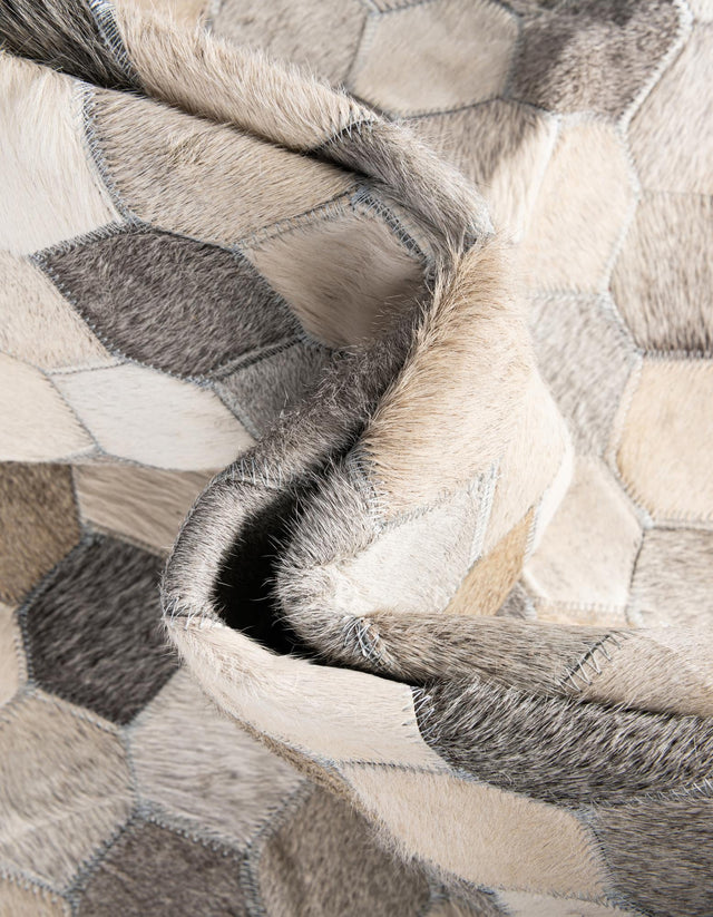 Ivory Gray 4' 1 x 4' 1 Cowhide Leather Round Rug