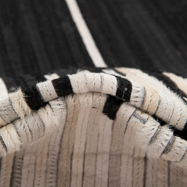 Black White 4' 1 x 4' 1 Cowhide Leather Round Rug