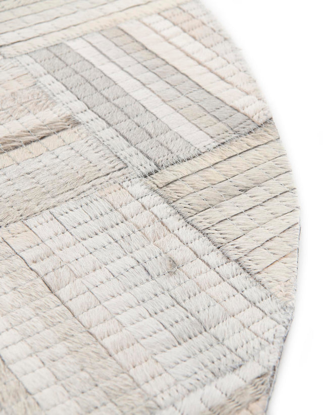Light Brown Ivory 4' 1 x 4' 1 Cowhide Leather Round Rug
