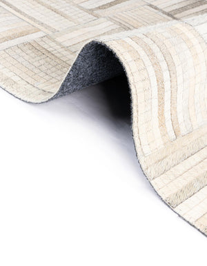 Light Brown Ivory 4' 1 x 4' 1 Cowhide Leather Round Rug