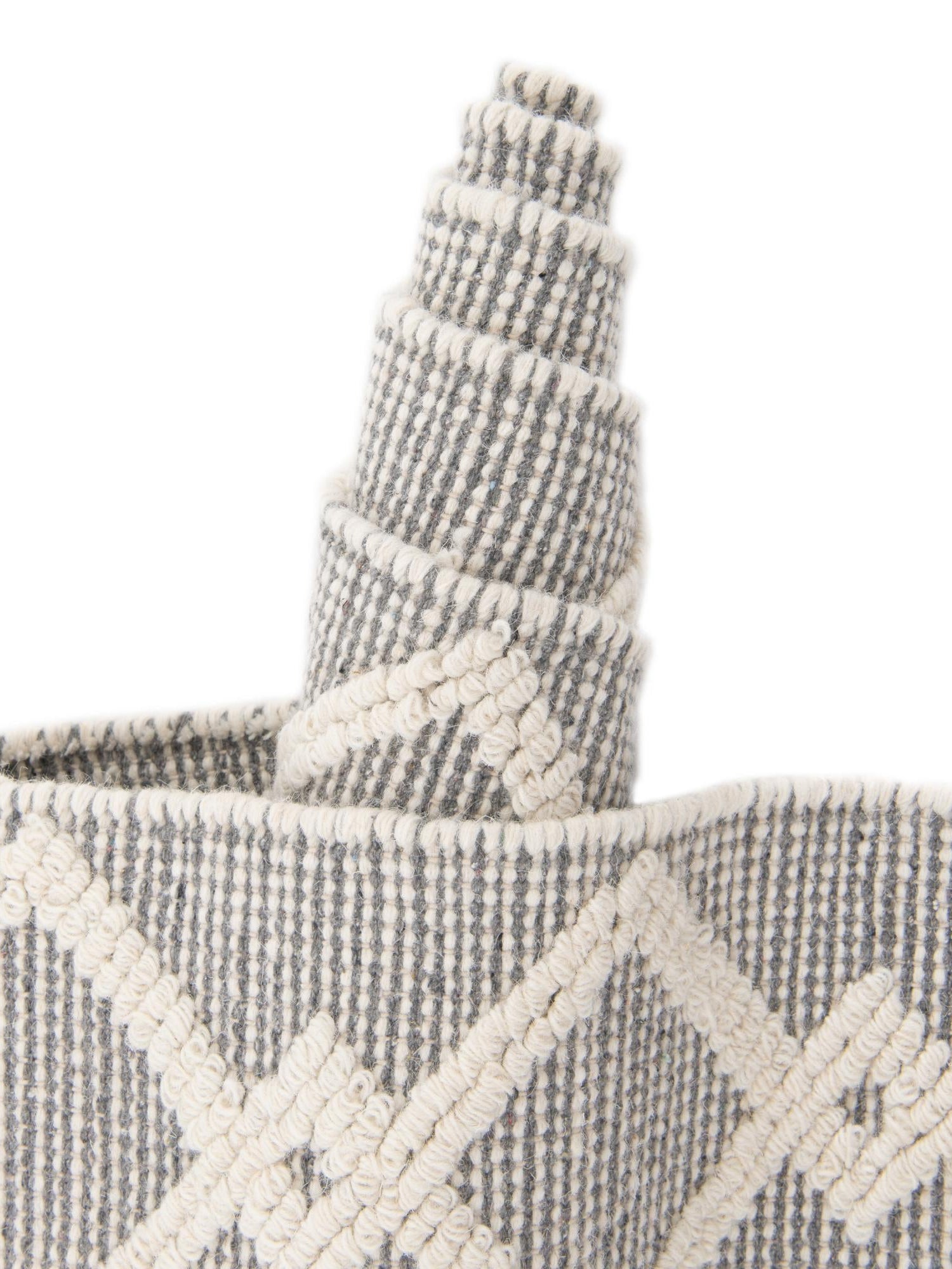 Gray Manor 4' 1 x 6' 1 Jill Zarin Dorset Rectangle Area Rug Premium Wool & Cotton Blend All Natural Pile Carpet for Bedrooms, Offices, Living Rooms, Dorms for Sale at Rug Engine